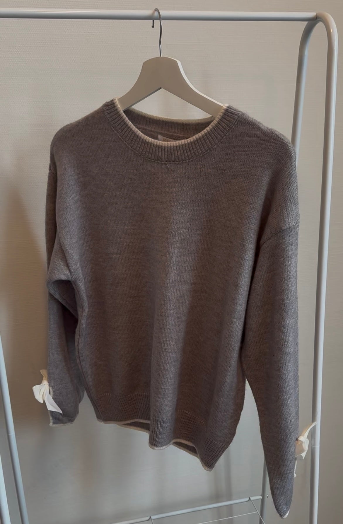 Feinstrick Pullover mit Samtschleife