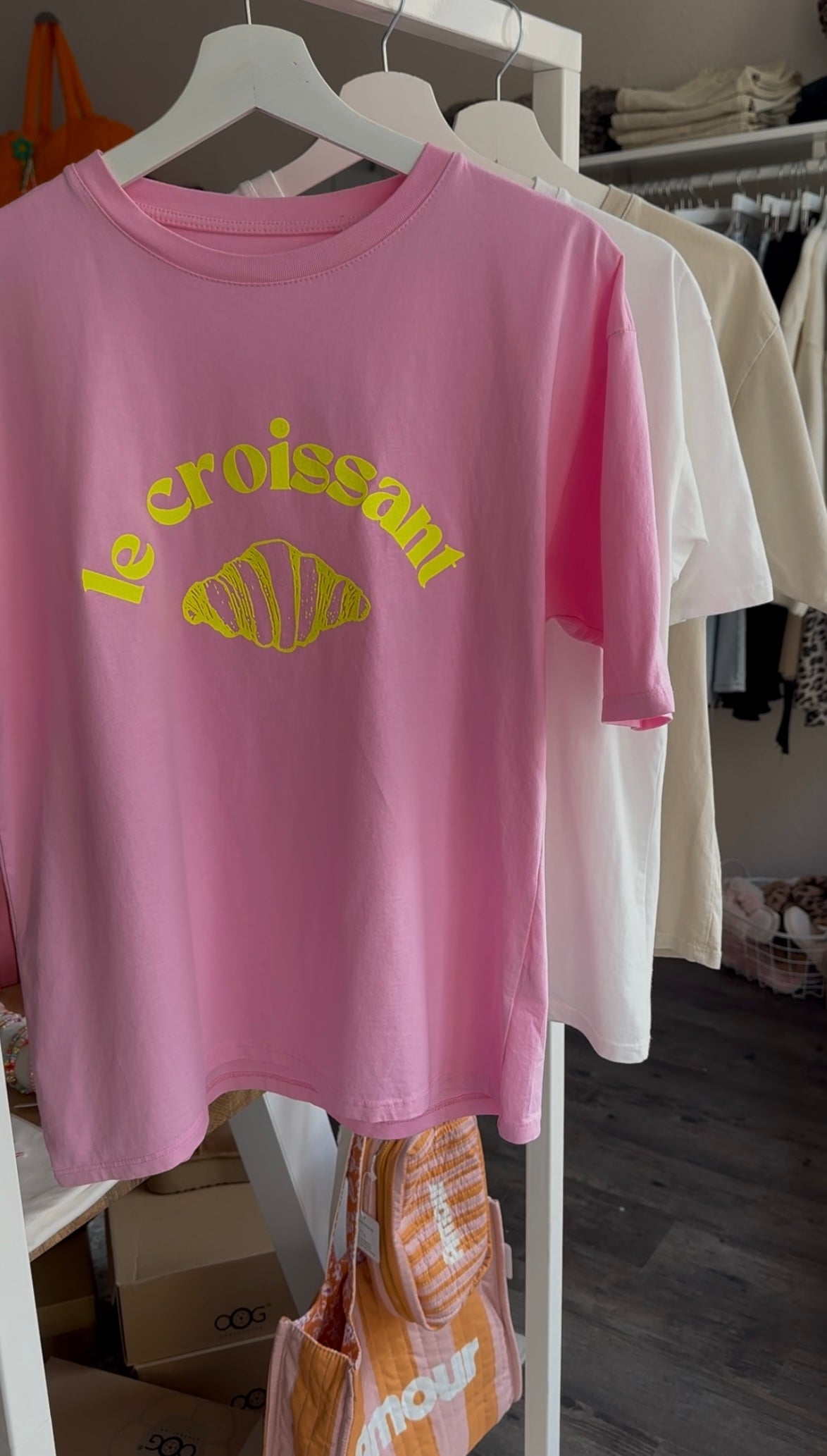 T Shirt Le Croissant in verschiedenen Farben