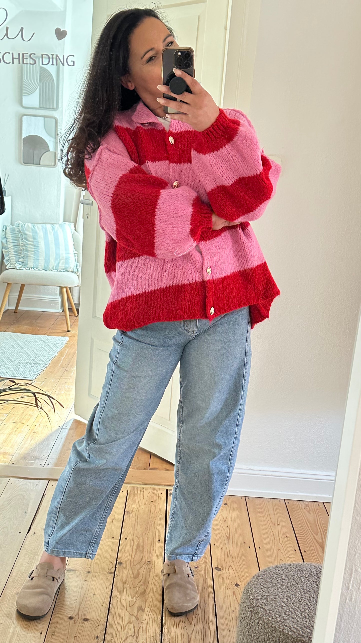 Gestreifte Strickjacke in Pink & Rot